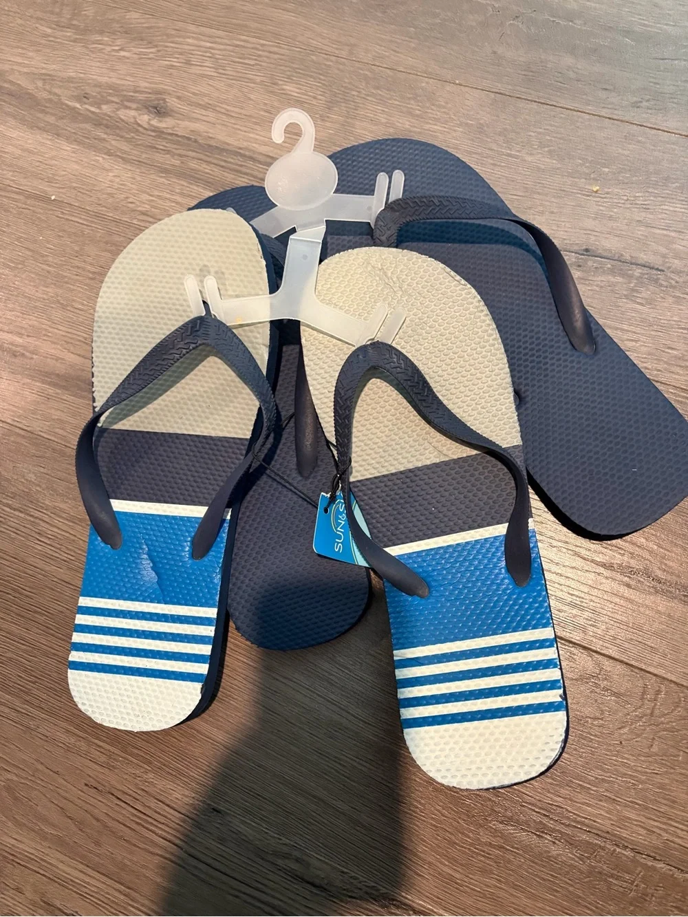Men’s Sun And Sky 2Pk Flip Fllops Size 10-11